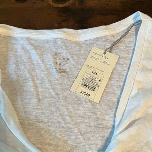 Women’s brand new with tags white short sleeve T shirt